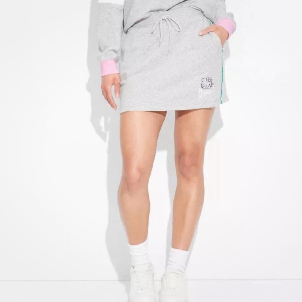 NWT- Sanrio ‘Hello Kitty’  Colorblock Mini Graphic Skirt w/POCKETS